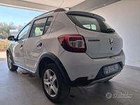 Usata Dacia Sandero Stepway 90 CV (66 kW) 2016 Bianco Berlina