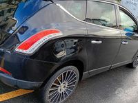Begagnad Lancia Delta 190 HK (139 kW) 2009 Svart Halvkombi