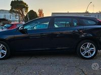 Usata Volvo V60 120 CV (88 kW) 2017 Blu Station wagon