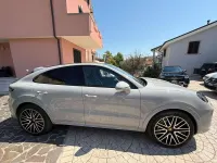 Usata Porsche Cayenne 470 CV (345 kW) 2024 Bianco SUV