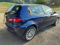 Usata Alfa Romeo 147 120 CV (88 kW) 2005 Blu Utilitaria