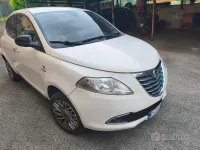 Usata Lancia Ypsilon 85 CV (62 kW) 2013 Bianco Utilitaria
