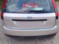 Usata Ford Fiesta Ghia 75 CV (55 kW) 2003 Grigio Utilitaria