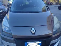 Usata Renault Scenic E-Tech Luxe 131 CV (96 kW) 2011 Marrone Monovolume