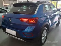 Usata VW T-Roc 110 CV (80 kW) 2023 Blu SUV