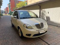 Usata Lancia Ypsilon 60 CV (44 kW) 2009 Bianco Utilitaria