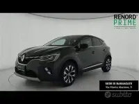 Usata Renault Captur Techno 94 CV (69 kW) 2022 Blu scuro SUV