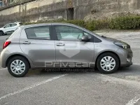 Usata Toyota Yaris Hybrid Active 74 CV (54 kW) 2015 Grigio Berlina