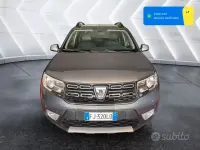 Usata Dacia Sandero Stepway 90 CV (66 kW) 2017 Grigio Berlina
