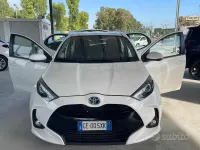 Usata Toyota Yaris Hybrid Business Edition 92 CV (67 kW) 2021 Bianco Berlina