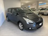 Usata Peugeot 5008 112 CV (82 kW) 2010 Grigio Monovolume