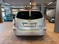 Usata Toyota Corolla Verso Luna 136 CV (100 kW) 2009 Grigio Monovolume