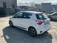 Usata Toyota Yaris Hybrid Active 100 CV (73 kW) 2017 Utilitaria