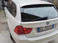 Begagnad BMW 318 2012 Vit Sedan