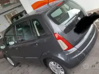 Usata Lancia Musa 77 CV (56 kW) 2010 Grigio Monovolume