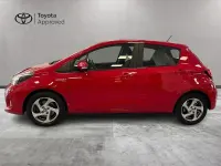 Usata Toyota Yaris Hybrid Active 101 CV (74 kW) 2017 Rosso Berlina
