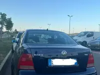 Usata VW Bora 101 CV (74 kW) 2005 Bluazzurro Berlina
