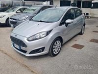 Usata Ford Fiesta 60 CV (44 kW) 2015 Grigio Berlina