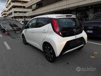 Usata Toyota Aygo Connect Style 72 CV (52 kW) 2021 Bianco Utilitaria