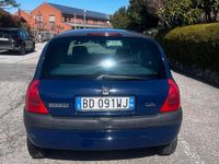 Usata Renault Clio II 75 CV (55 kW) 1999 Blu Berlina