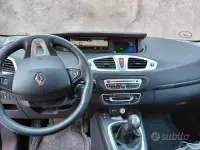 Usata Renault Scénic III 110 CV (80 kW) 2010 Grigio Monovolume