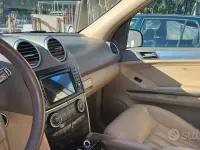 Käytetty Mercedes ML320 224 HP (164 kW) 2009 Katumaasturi