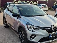 Usata Renault Captur 101 CV (74 kW) 2023 Grigio SUV