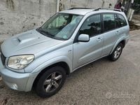 Usata Toyota RAV4 128 CV (94 kW) 2004 Grigio SUV