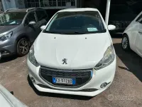 Usata Peugeot 208 Active 68 CV (50 kW) 2014 Bianco Utilitaria