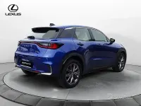 Usata Lexus LBX 136 CV (100 kW) 2024 Blu/azzurro SUV