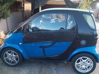 Begagnad Smart #1 2001 Blå