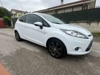 Usata Ford Fiesta 68 CV (50 kW) 2011 Bianco Berlina