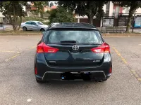 Usata Toyota Auris Hybrid Active 132 CV (97 kW) 2013 Blu Berlina
