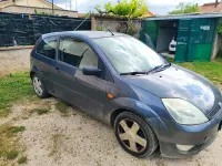 Usata Ford Fiesta 68 CV (50 kW) 2004 Grigio Utilitaria