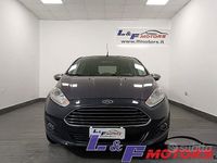 Usata Ford Fiesta Titanium 75 CV (55 kW) 2015 Grigio Berlina