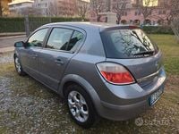 Usata Opel Astra Cosmo 89 CV (65 kW) 2006 Grigio Berlina