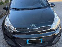 Usata Kia Rio Active 84 CV (61 kW) 2013 Nero Berlina