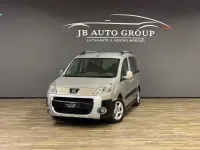 Begagnad Peugeot Partner Tepee Outdoor 90 HK (66 kW) 2010 Brun Minibuss