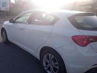 Usata Alfa Romeo Giulietta Distinctive 140 CV (102 kW) 2012 Bianco Utilitaria