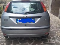 Usata Ford Focus Ambiente 101 CV (74 kW) 2003 Grigio Berlina