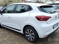 Usata Renault Clio V SE 65 CV (47 kW) 2023 Bianco Berlina