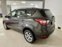 Usata Ford Kuga Titanium 120 CV (88 kW) 2018 Grigio SUV