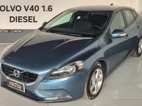 Usata Volvo V40 Kinetic 115 CV (84 kW) 2013 Blu Berlina