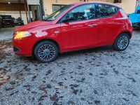 Usata Lancia Ypsilon 69 CV (50 kW) 2015 Rosso Utilitaria
