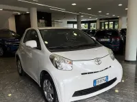Usata Toyota iQ 68 CV (50 kW) 2010 Bianco Utilitaria