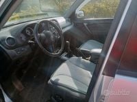 Usata Toyota RAV4 116 CV (85 kW) 2005 Grigio SUV