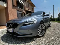 Usata Volvo V40 Momentum 120 CV (88 kW) 2017 Berlina