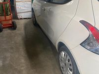 Usata Lancia Ypsilon 69 CV (50 kW) 2011 Bianco Utilitaria