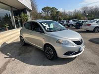 Usata Lancia Ypsilon Platinum 69 CV (50 kW) 2016 Argento Utilitaria