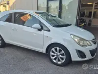 Usata Opel Corsa 75 CV (55 kW) 2012 Bianco Utilitaria